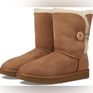 UGG Bailey button boot size 8